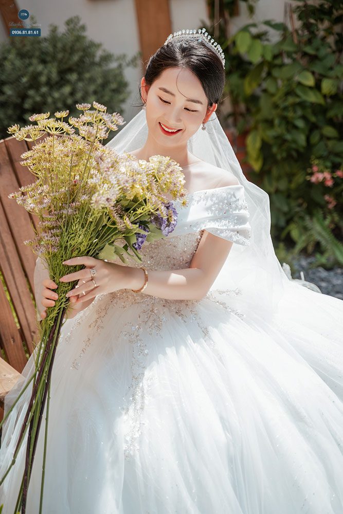 Chọn vương miện cô dâu theo khuôn mặt 
