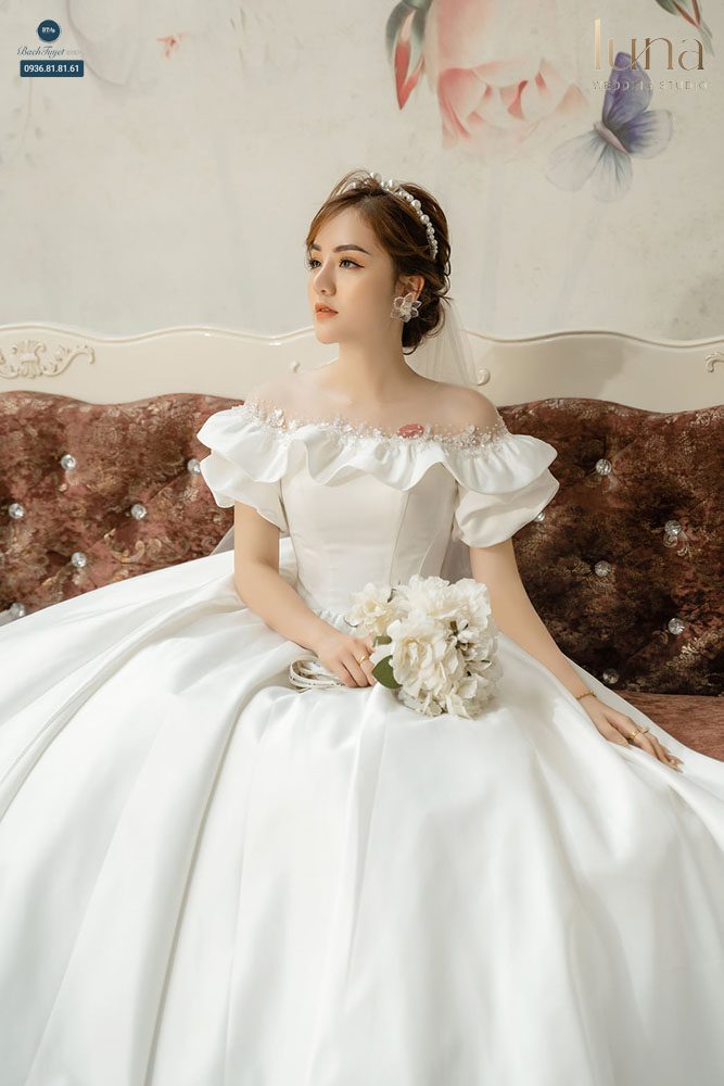 Váy cưới satin dáng công chúa