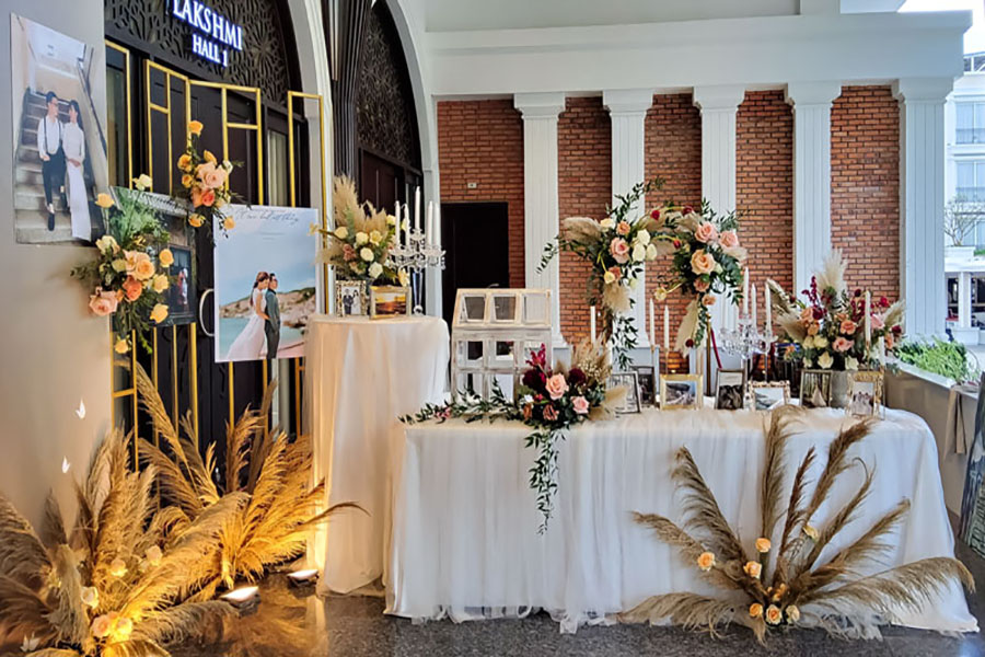 Chọn phong cách trang trí bàn gallery