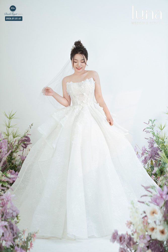 Tùng váy cưới bồng xòe 