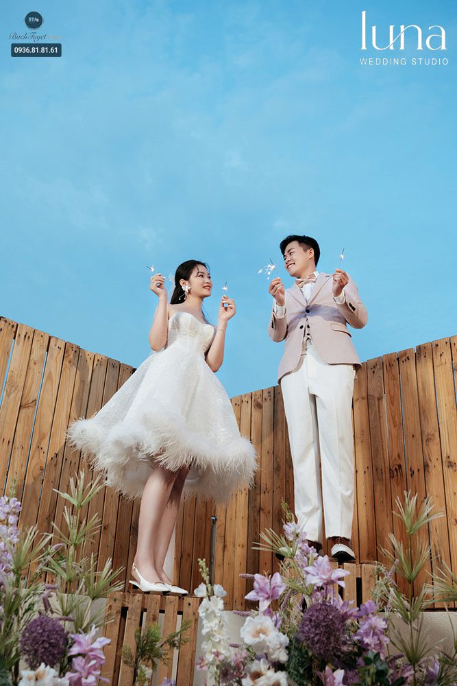 Tùng váy cưới ngắn 
