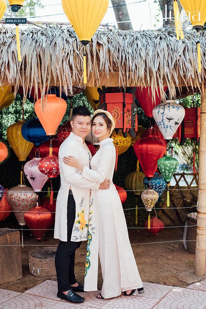 Trang trí góc chụp ảnh Tết với đèn lồng 