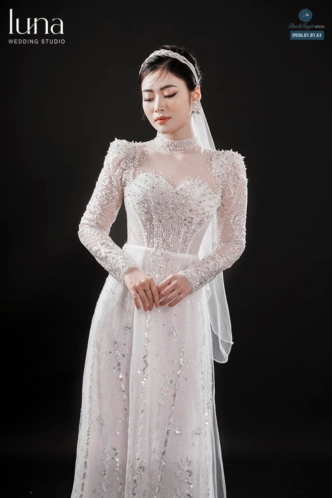 Áo dài trắng phối ren 