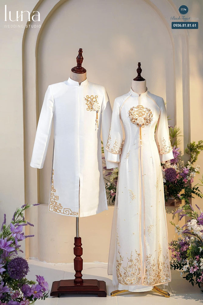 Áo dài trắng thêu chữ Hỷ 