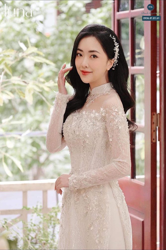 Vì sao nên lựa chọn áo dài trắng cho ngày trọng đại? 