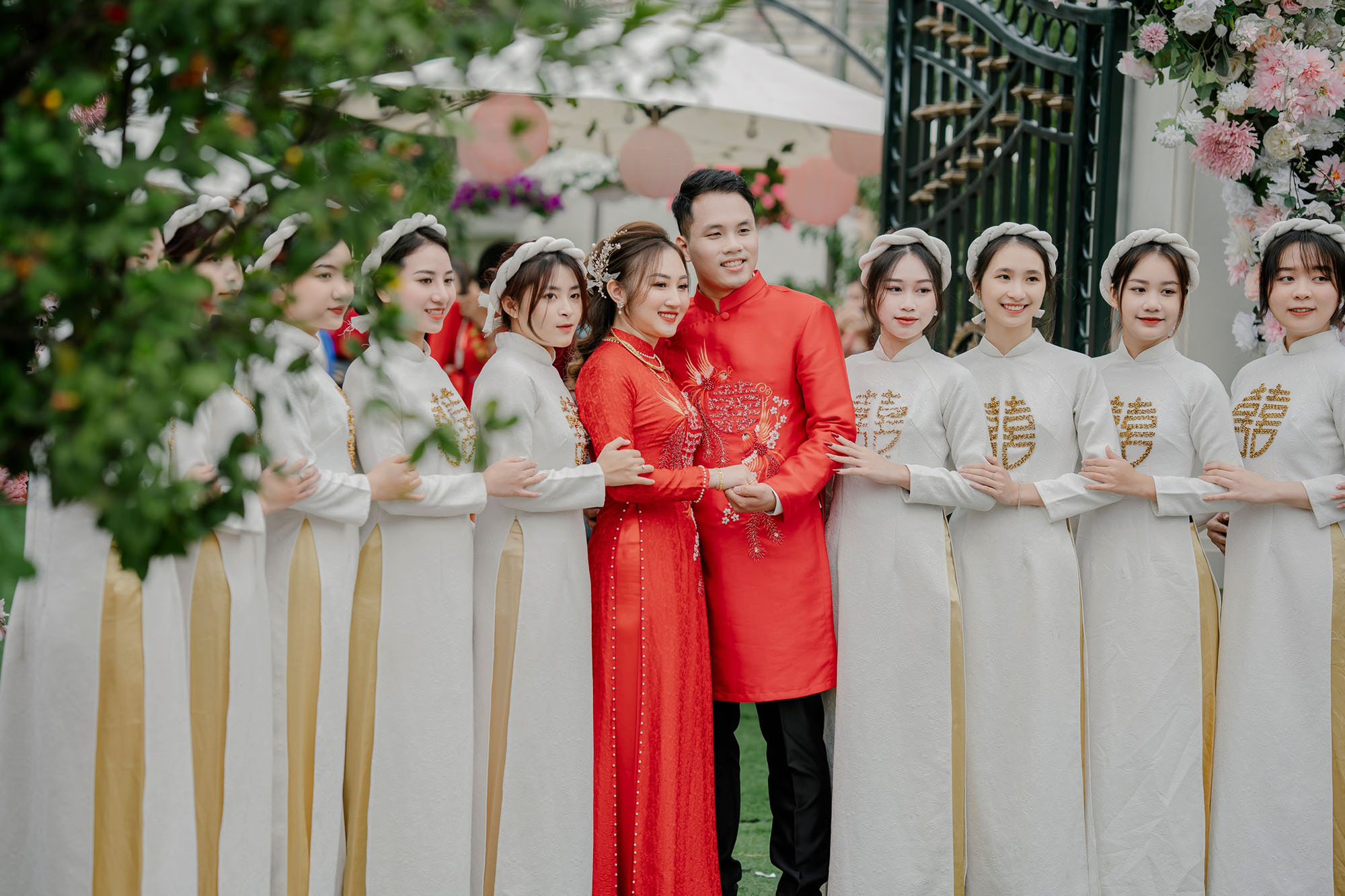 Gợi ý các cách làm tóc cô dâu đơn giản, xinh đẹp trong ngày trọng đại