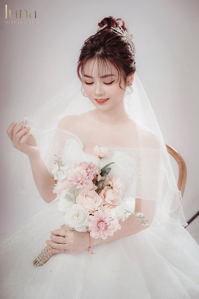 Tóc cô dâu Hàn Quốc mái thưa