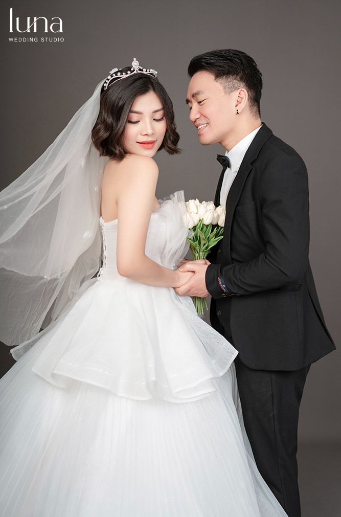 Tóc ngắn uốn cúp đuôi