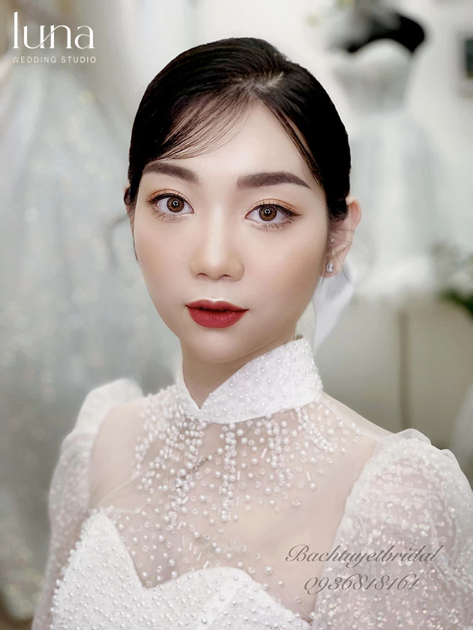 Trang điểm mắt cho cô dâu mặt gầy
