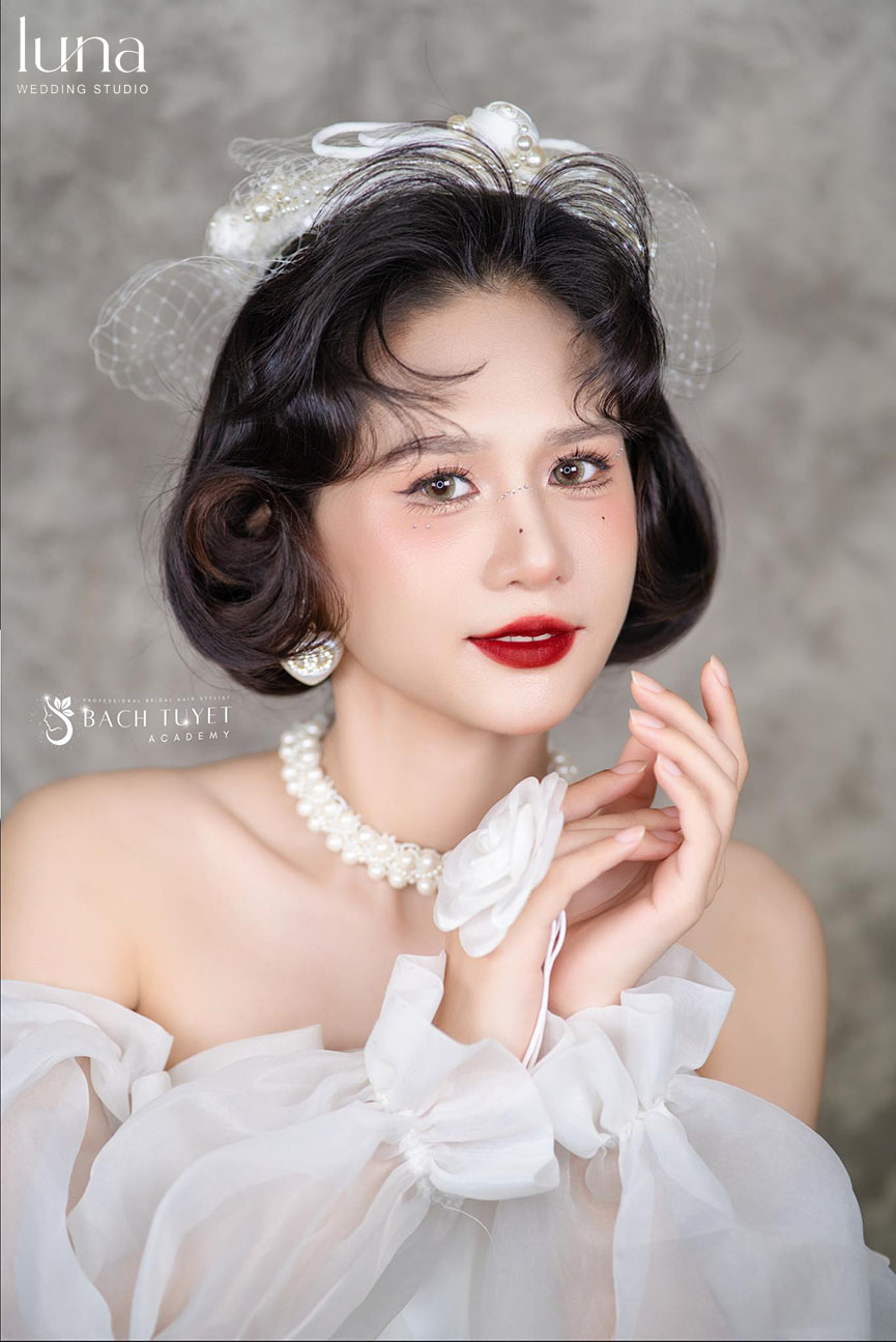 Tóc uốn xoăn cổ điển 02